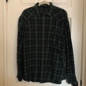 Gap Factory Classic Fit long sleeve with snap buttons